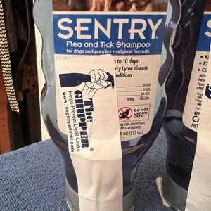 Sentry Flea and Tick Shampoo for Dogs and Puppies - Tropical Scented